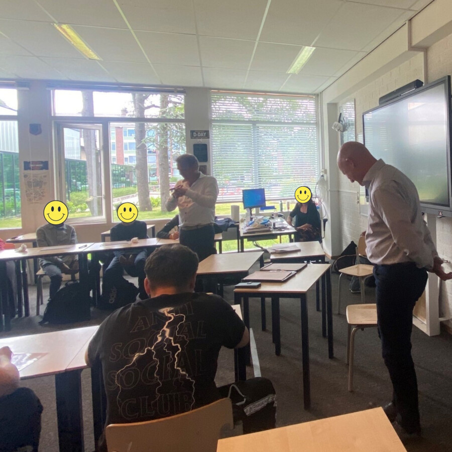 Algemeen directeur geeft sollicitatietraining op Rijswijks Lyceum